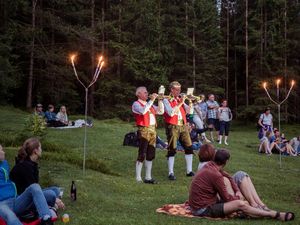 Lichter und Blasmusik beim Seeleuchten am Pillersee Lichter und Blasmusik beim Seeleuchten am Pillersee
