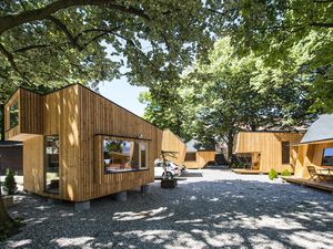 Wohnen mal anders: Die futuristischen ArchiCabins in der Gartenanlage des Hotel und Campingpark Steiner in Leifers nahe Bozen machen den Selbstversorger-Urlaub zum Erlebnis Wohnen mal anders: Die futuristischen ArchiCabins in der Gartenanlage des Hotel und Campingpark Steiner in Leifers nahe Bozen machen den Selbstversorger-Urlaub zum Erlebnis
