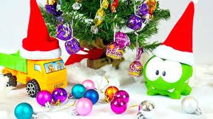 Weihnachten ist nicht nur das Fest der Liebe und der Gemütlichkeit, sondern auch der Vorfreude. Denn schon bevor die festliche Weihnachts-Deko überhaupt steht, können viele Kinder die Bescherung kaum erwarten