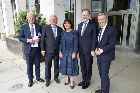 Peter-Sebastian Krause (Rheinmetall), Armin Papperger (Rheinmetall), Jutta Zülow (Zülow AG/Unternehmerschaft), OB Dr. Stephan Keller (Landeshauptstadt Düsseldorf), Michael Grütering Unternehmerschaft Düsseldorf