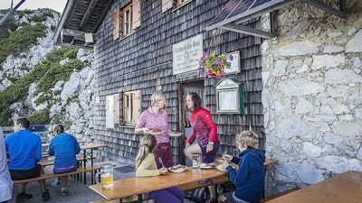 Seit Juli 2024 hat das Bad Reichenhaller Haus auf dem Hochstaufen, einer der Hausberge der bayerischen Kurstadt, einen neuen Pächter. Der Berggasthof ist in der Regel jeweils bis Mitte Oktober bewirtschaftet