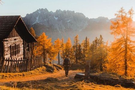 Der Ederplan, 2.061 Meter hoher Hausberg der Gemeinde Dölsach in Osttirol, ermöglicht einen Panoramablick von der Hochalmspitze bis zu den Lienzer Dolomiten und den Julischen Alpen