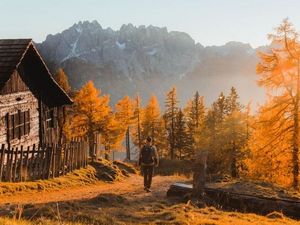 Der Ederplan, 2.061 Meter hoher Hausberg der Gemeinde Dölsach in Osttirol, ermöglicht einen Panoramablick von der Hochalmspitze bis zu den Lienzer Dolomiten und den Julischen Alpen Der Ederplan, 2.061 Meter hoher Hausberg der Gemeinde Dölsach in Osttirol, ermöglicht einen Panoramablick von der Hochalmspitze bis zu den Lienzer Dolomiten und den Julischen Alpen