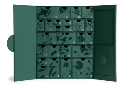 Der luxuriöse Adventskalender steckt voller hochwertiger Hautpflegeprodukte und -Tools, die jeden Tag im Dezember zu einem besonderen Erlebnis machen