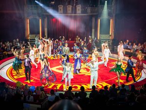 Roncalli Weihnachtscircus feiert großen Premierenabend im Tempodrom
