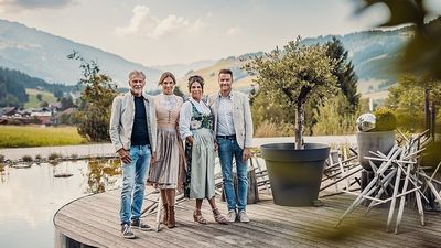 Aufregende Jahre hinter sich und doch alle Augen in die Zukunft gerichtet – Markus, Viviana, Ulrika und Marcel Gutheinz (v.l.n.r.) sind als Hoteliersfamilie und Gastgeber im Tiroler Hotel Jungbrunn über die Grenzen Österreichs hinaus bekannt