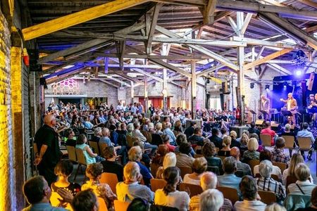 Grenzenloser Musikgenuss in Oberfranken: Neben Auftritten im Globe Coburg sorgen die Musiker beim It’z Jazz-Festival auch in der Alten Pakethalle für Gänsehautmomente