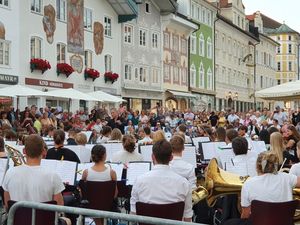 Die ganze Marktstraße wird in Bad Tölz zur Konzertbühne Die ganze Marktstraße wird in Bad Tölz zur Konzertbühne