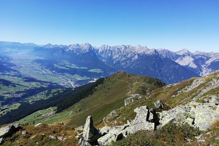 Vier unterschiedliche Gebirgsgruppen und Regionen in einer Woche begegnen Alpinisten mit Hauser Exkursionen ab 2024 auf dem Weg vom bayerischen Tegernsee ins historische Sterzing mit seinem südlichen Flair