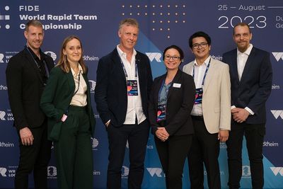 Andreas Stöbe, Team Stockheim, Anna Volkova, Kommunikationschefin FIDE, Pavel Tregoubov, Roswitha Martin, Stockheim-Betriebsleiterin, Fabian Sinh Schmand, Stockheim-Projektleiter, Lukas Steinwegs, Team Stockheim