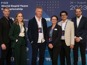 Andreas Stöbe, Team Stockheim, Anna Volkova, Kommunikationschefin FIDE, Pavel Tregoubov, Roswitha Martin, Stockheim-Betriebsleiterin, Fabian Sinh Schmand, Stockheim-Projektleiter, Lukas Steinwegs, Team Stockheim