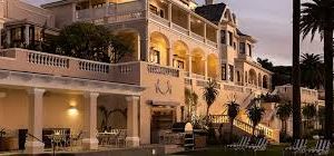 Mit nur elf individuell gestalteten Zimmern sowie zwei Villen, privater Atmosphäre und einer Lage, die man so kaum ein zweites Mal findet, das Ellerman House in Kapstadt