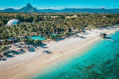 Das Vier-Sterne-Hotel La Pirogue feiert im Juni 2026 sein 50-jähriges Bestehen