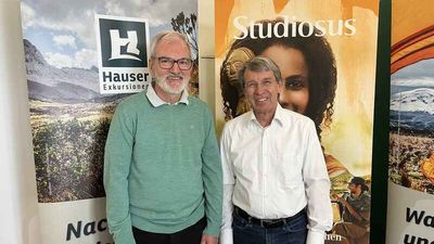 Zwei Münchner Traditionsunternehmen gehen zusammen in die Zukunft – Hauser Exkursionen mit Geschäftsführer Manfred Häupl (links) gehört ab sofort zur Unternehmensgruppe Studiosus um Geschäftsführer Peter-Mario Kubsch