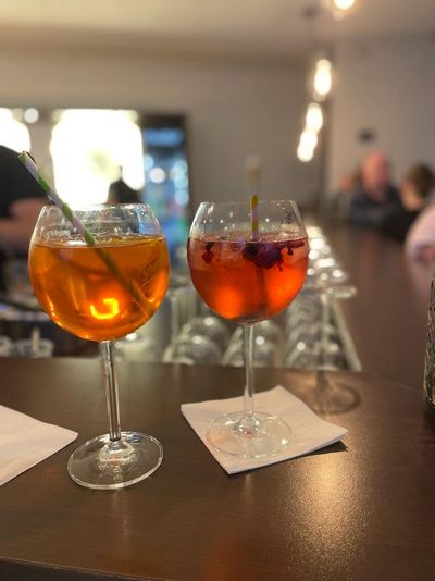 Die 71 Studio Bar serviert Cocktails mit Live-Musik