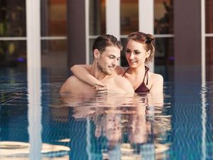 Ob frisch verliebt, Babymoon oder Silberhochzeit: Bewusste Stunden zu zweit befeuern jede Partnerschaft Ob frisch verliebt, Babymoon oder Silberhochzeit: Bewusste Stunden zu zweit befeuern jede Partnerschaft