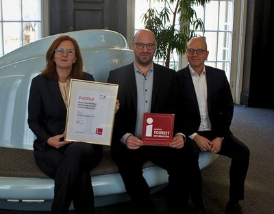 Sylvie Thormann, Timo Tully und Dr. Dirk Vogel (Oberbürgermeister der Stadt Bad Kissingen