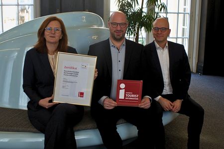 Sylvie Thormann, Timo Tully und Dr. Dirk Vogel (Oberbürgermeister der Stadt Bad Kissingen