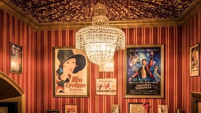 Dank des edlen, nostalgischen Ambientes ist nicht nur die Filmcrew der Eberhofer-Krimis bei ihren Premierenfeiern regelmäßig zu Gast im historischen Park-Kino von Bad Reichenhall
