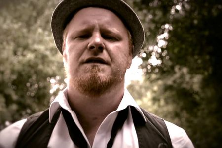 Der Rot - bärtige Nordic-Pop-Poet zählt nicht erst seit gestern zur Elite der deutschen Musikszene