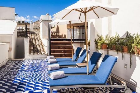 Nach einem Besuch der drei großen Mercados von Palma/Mallorca lädt die Dachterrasse des zentral gelegenen Hotel Cort zu Ruhe und Entspannung ein