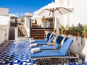 Nach einem Besuch der drei großen Mercados von Palma/Mallorca lädt die Dachterrasse des zentral gelegenen Hotel Cort zu Ruhe und Entspannung ein Nach einem Besuch der drei großen Mercados von Palma/Mallorca lädt die Dachterrasse des zentral gelegenen Hotel Cort zu Ruhe und Entspannung ein