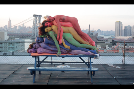 Videosstills der Kuenstlerin Melanie Bonajo - Flower Power