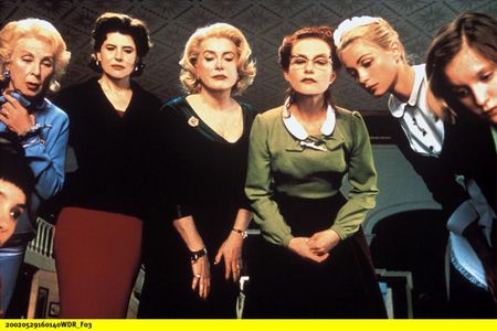 "8 Frauen" - Französisches Krimimusical mit Starbesetzung