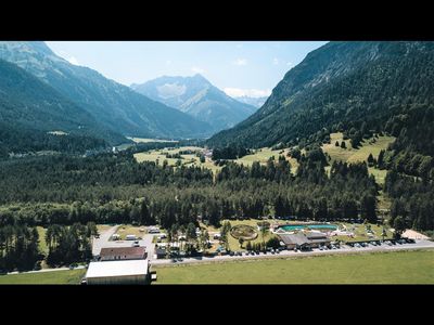 Ab „Lechtal Camping Vorderhornbach“ bieten sich abwechslungsreiche Wander- und Bergtouren durch die österreichische Naturparkregion Tiroler Lechtal an