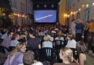 Sommernachtskino beim Muenstersommer Freiburg