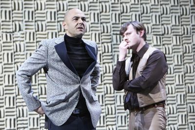 Mit Andrea Wenzl als Luise und Michael Klammer in der Rolle des Ferdinand
