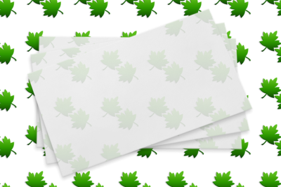 Zuerst muss das richtige Papier für die selbst gestaltete Einladung ausgewählt werden