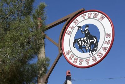 Besonders bemerkenswert ist die Weinkarte mit edlen Tropfen, die ausschließlich aus Arizona stammen