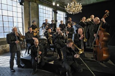 Biennale fuer moderne musik hr bigband