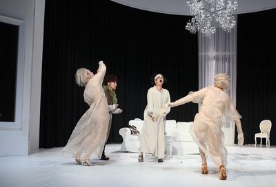 Funkelnde Geister theater Funkelnde Geister theater