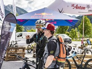 Fachsimpeln in St. Anton am Arlberg in Oesterreich das zweite E-Bike Fest lockt Interessierte von 21. bis 23. Juni 2019 ins Tiroler Bergdorf Fachsimpeln in St. Anton am Arlberg in Oesterreich das zweite E-Bike Fest lockt Interessierte von 21. bis 23. Juni 2019 ins Tiroler Bergdorf