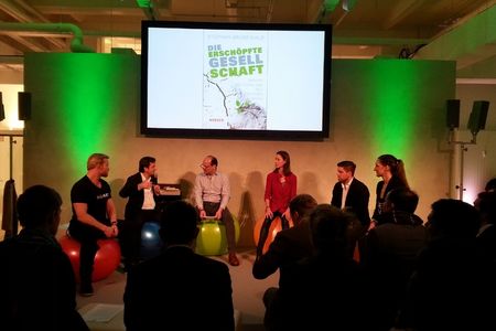 Talk-Runde mit Stephan Gruenewald,Tara Stiles, Robert Steinbacher, Stefan Tilk, Alexander Richter und Sabrina Bartsch