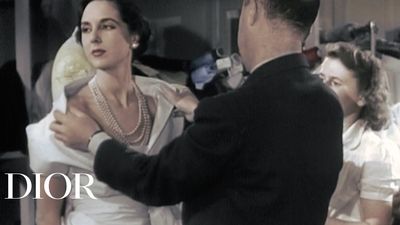 Als Inbegriff von Luxus führt Dior nicht nur Damen- und Herren-, sondern sogar Babymode und ein Sortiment von Waren wie Parfüms, Kosmetik, Lederwaren, Schuhe, Schmuck, Brillen, Uhren und Accessoires