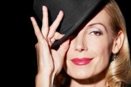 Der grosse Star der Jazztage Dresden ist Ute Lemper, die am FREITAG den 08. NOVEMBER 2019 um 20:00 Uhr aufreten wird