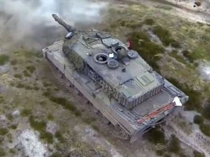 Mit dem leicht abgewandelten Hit "Supergeil" bittet das ukrainische Militär um Leopard-Kampfpanzer aus Deutschland Mit dem leicht abgewandelten Hit "Supergeil" bittet das ukrainische Militär um Leopard-Kampfpanzer aus Deutschland