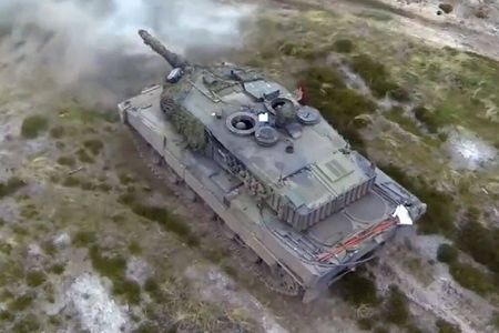 Mit dem leicht abgewandelten Hit "Supergeil" bittet das ukrainische Militär um Leopard-Kampfpanzer aus Deutschland