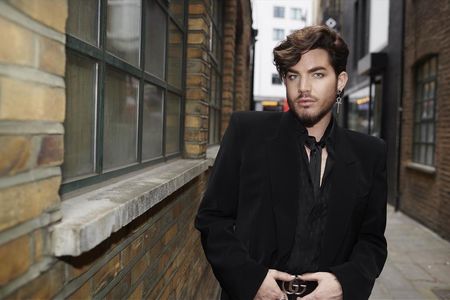 Der internationale Superstar Adam Lambert hat seine mit Spannung erwartete neue Single veroeffentlicht