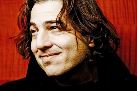 Zum Auftakt ist er in einer langen „Fazıl Say Nacht“ am Samstag, 10. November, und am Morgen danach, am 11. November, beim Lunchkonzert mit Musikern des hr-Sinfonieorchesters in seiner ganzen Bandbreite zu erleben