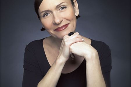 Heute bietet Angelika Wende in ihrer Wiesbadener Praxis Sprechtraining und psychologisches Coaching an.