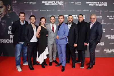 NUR GOTT KANN MICH RICHTEN feierte in Frankfurt Premiere und alle Stars waren dabei