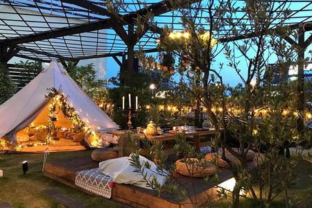 Tokyos Dachbiergaerten wie der Shinjuku Beer Garden Land Meat werden gerne besucht