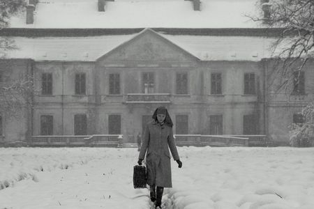 Ida - aufwuehlendes Portraet einer Novizin