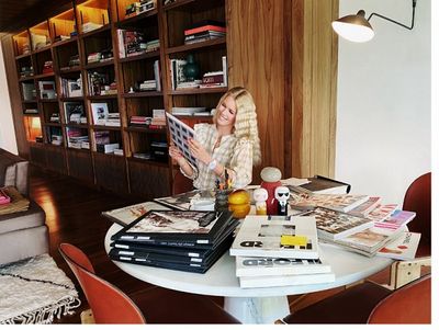 Supermodel Claudia Schiffer hat viele spektakulaere Dinge aus ihrem privaten Archiv ausgesucht