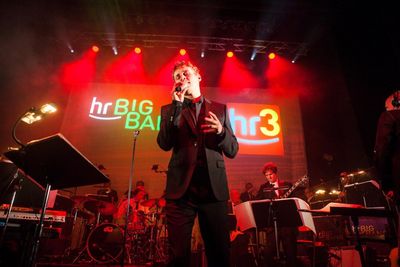Tim Bendzko spielte gemeinsam mit der hr-Bigband