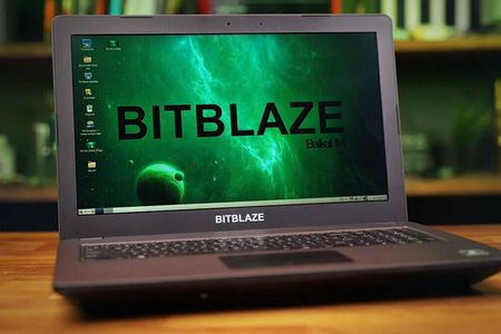 Der russische Laptop Bitblaze Titan BM15 kommt mit, nun ja, "bewährter" Technik